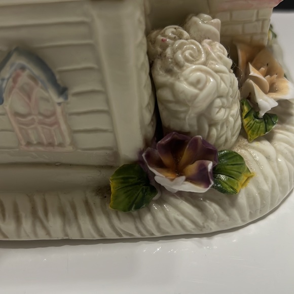 Ceramic Floral Church Music Box, Trinket Box, Jewelry Box - Picture 8 of 13